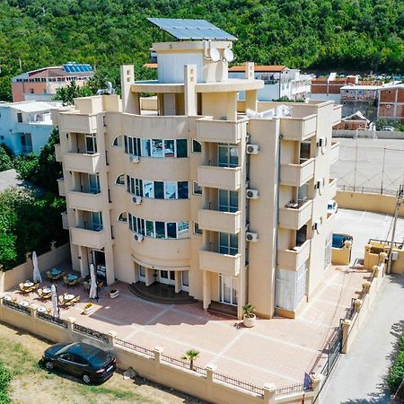 Hotel Dana Čanj Kültér fotó