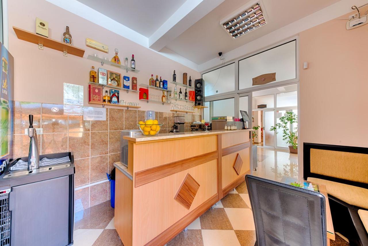Hotel Dana Čanj Kültér fotó