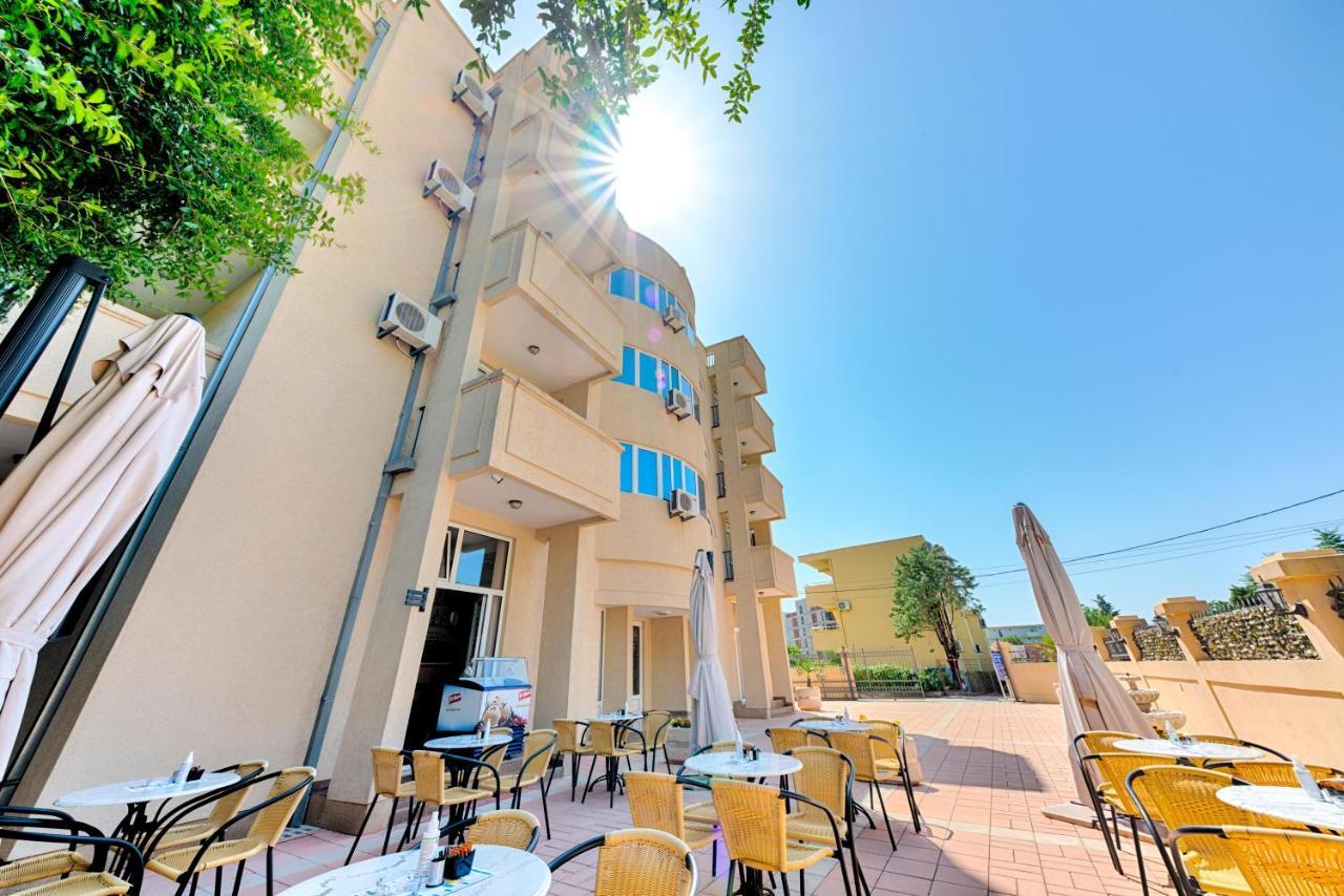 Hotel Dana Čanj Kültér fotó