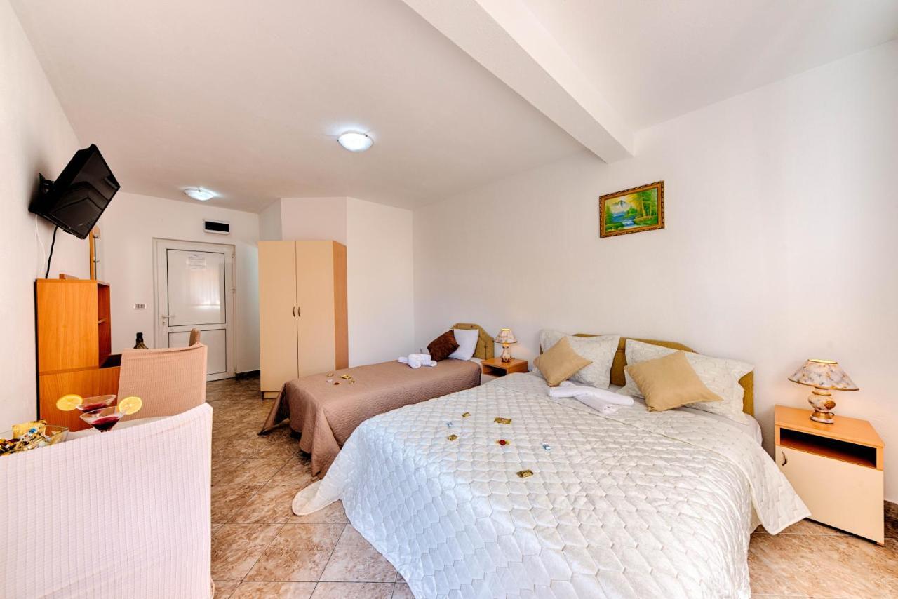 Hotel Dana Čanj Kültér fotó