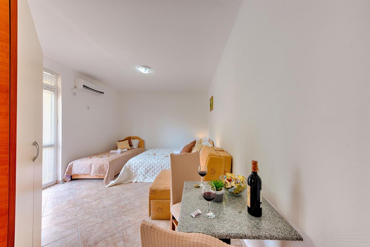 Hotel Dana Čanj Kültér fotó