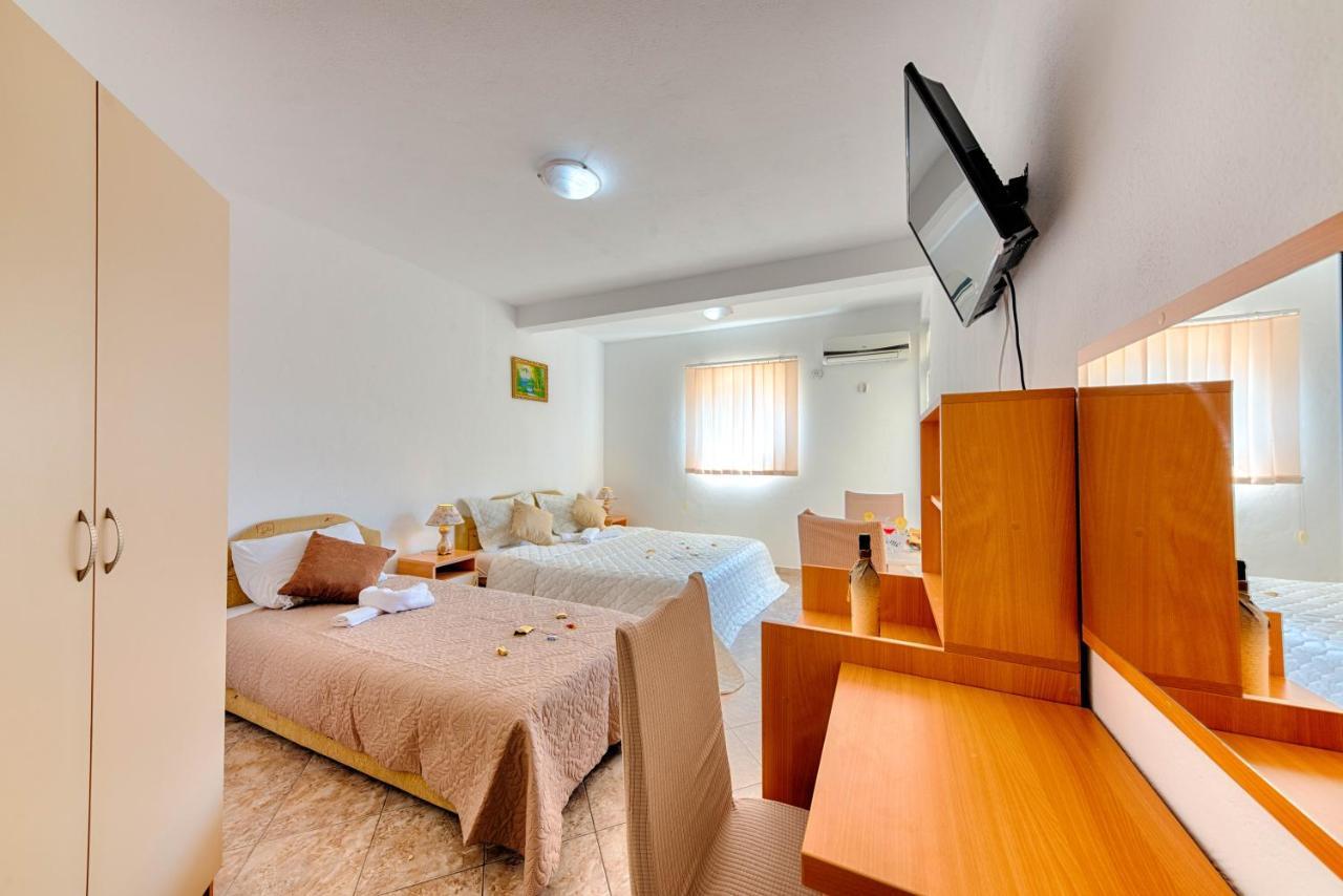 Hotel Dana Čanj Kültér fotó