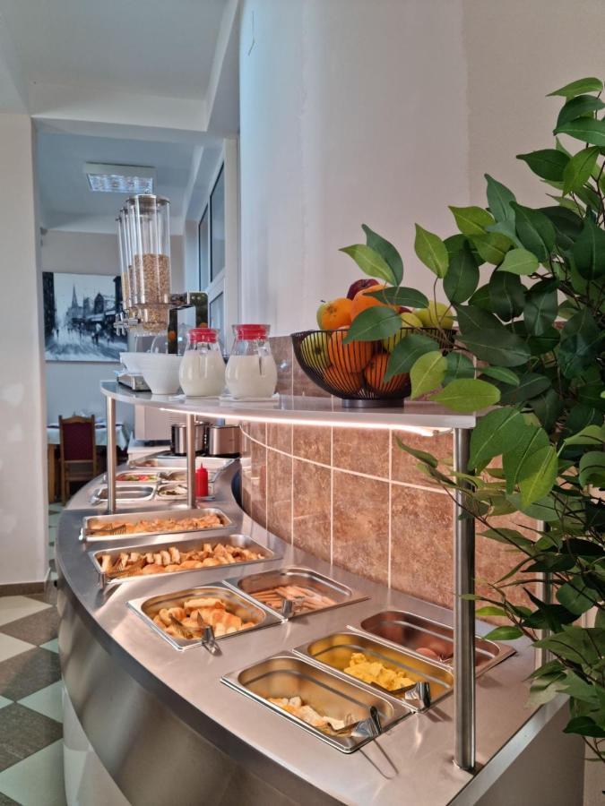 Hotel Dana Čanj Kültér fotó