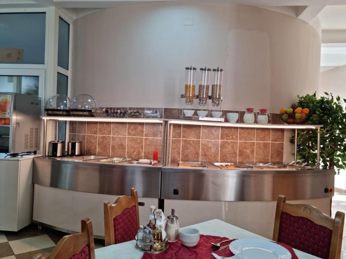 Hotel Dana Čanj Kültér fotó